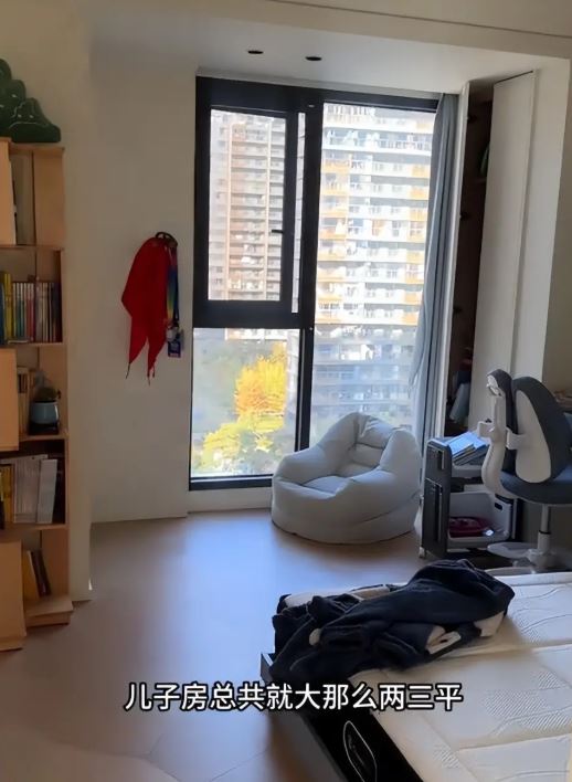 Thì phòng bé trai rộng thênh thang