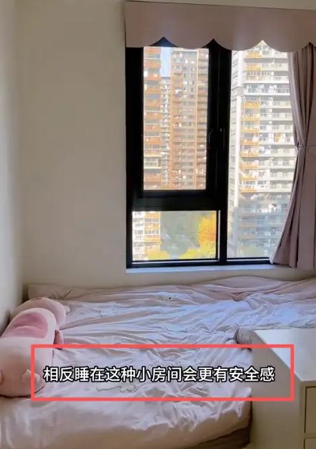 Trong khi phòng bé gái chỉ vỏn vẹn 6m2