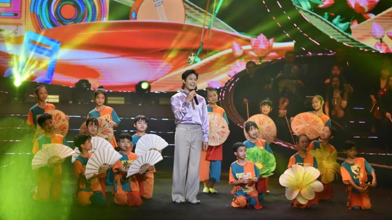 Chương trình nghệ thuật “Với Đảng vẹn toàn niềm tin yêu”: Lan tỏa cảm xúc, khơi dậy niềm tin son sắt