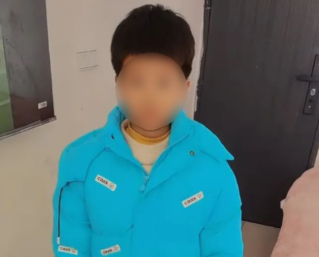 Những chiếc áo đắt tiền được người mẹ này khoe lên MXH