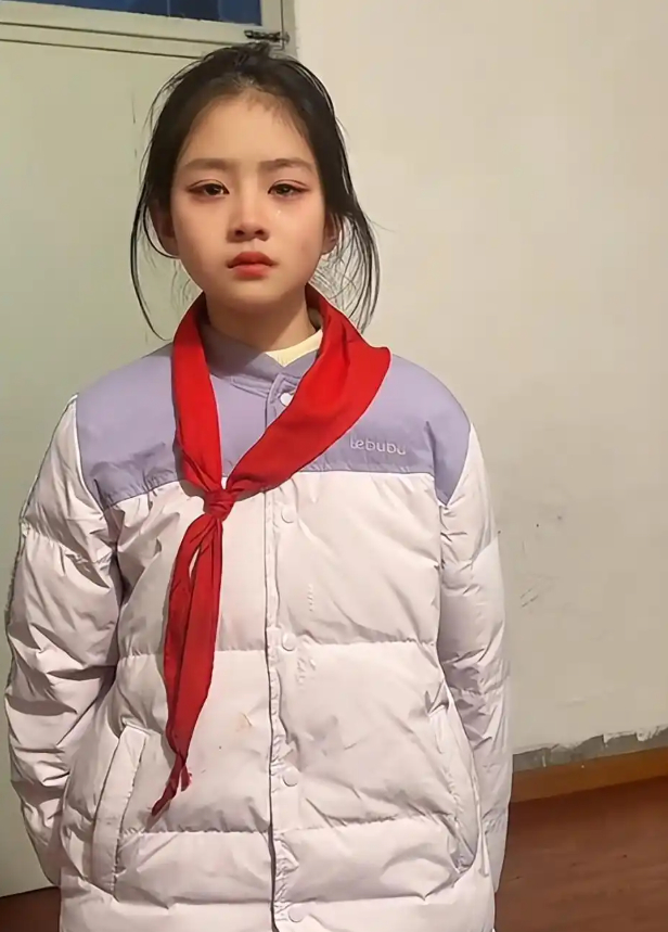 Bé gái có ngoại hình xinh đẹp