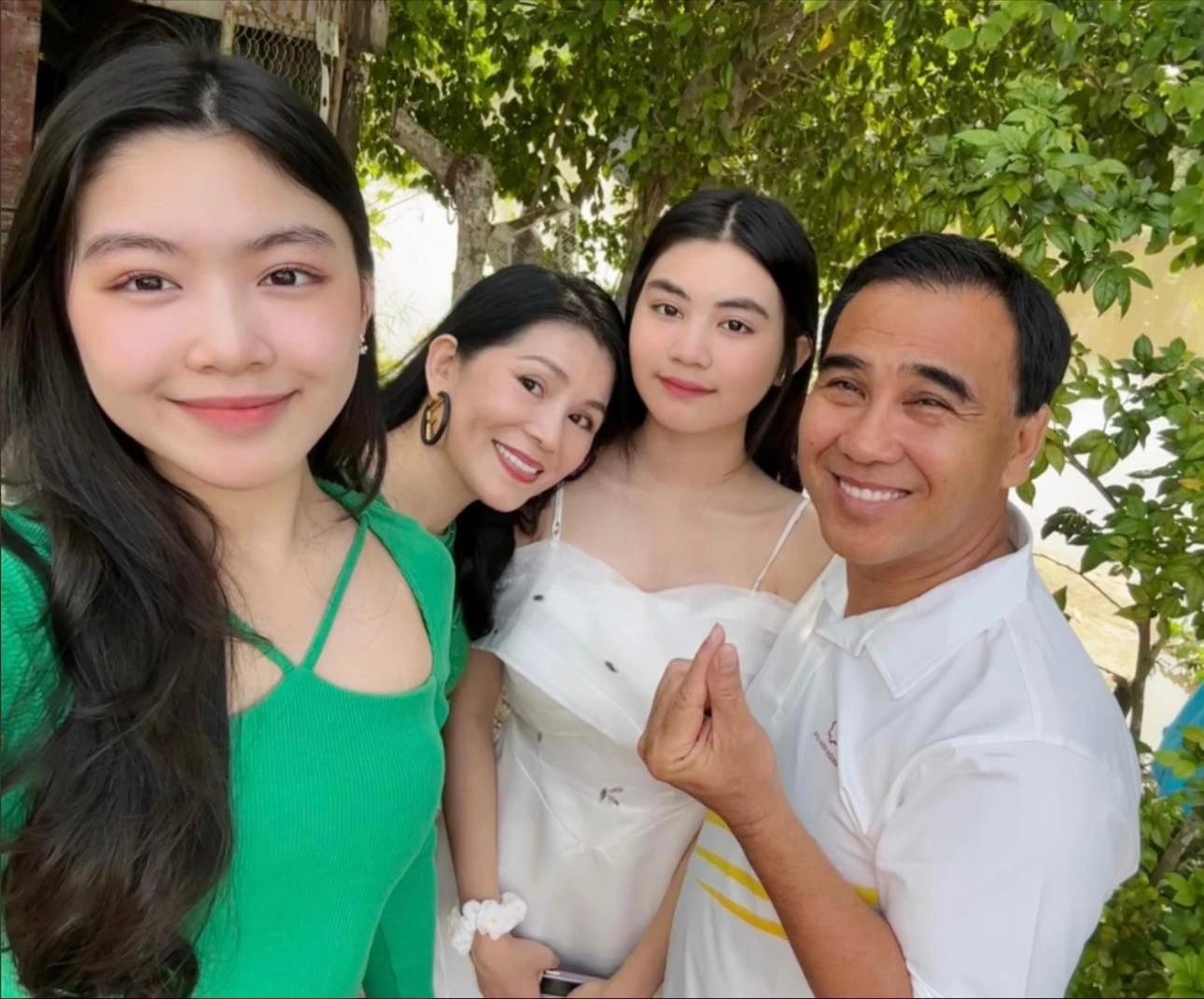 Gia đình MC Quyền Linh