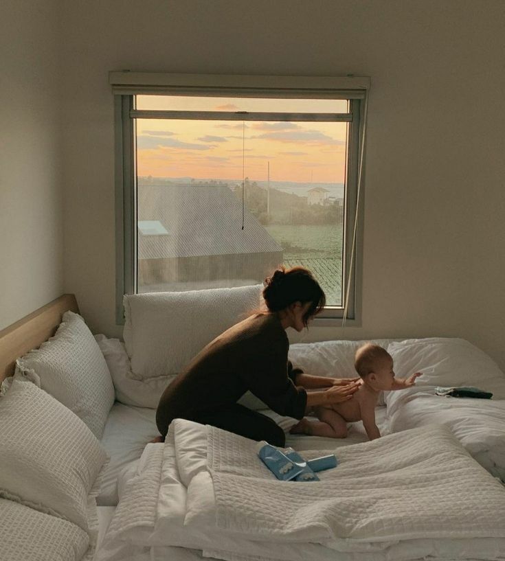 Chăm con nhỏ mệt người thì ít mà nghe chồng 