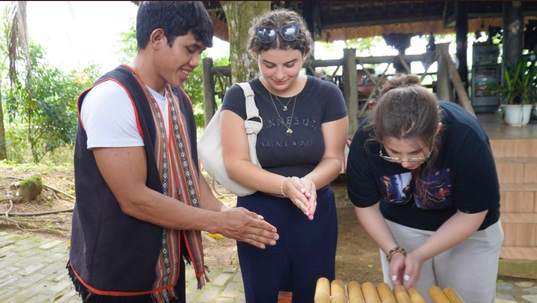   Văn hoá là điểm hấp dẫn khiến nhiều sinh viên quốc tế chọn Việt Nam làm điểm đến du học  