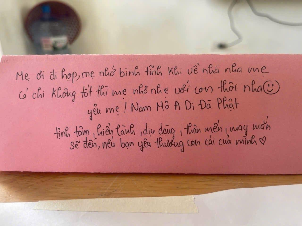 Con chỉ mong được lắng nghe trong sự bình tĩnh và yêu thương. 