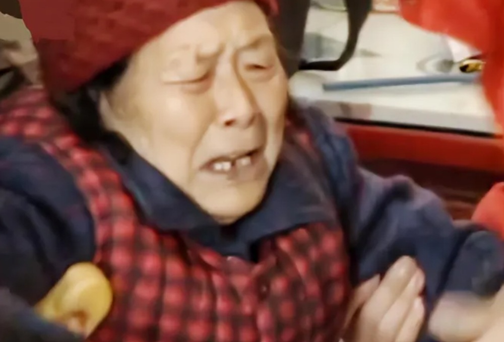 Bà lão vu oan cho Tiểu Vân