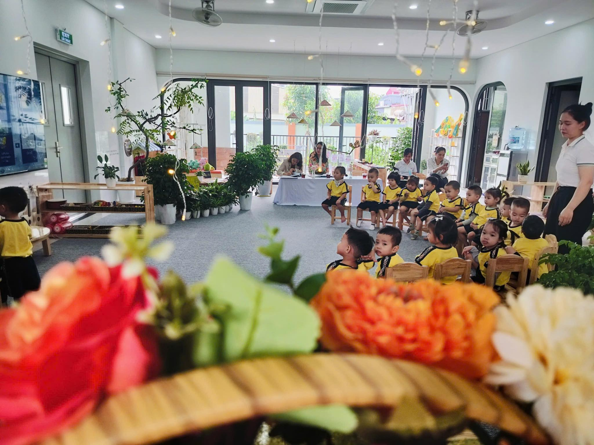 Nhìn cơ sở vật chất HOÀNH TRÁNG, to rộng cỡ này, ai mà nghĩ được: Đây chỉ là một trường mầm non công lập!