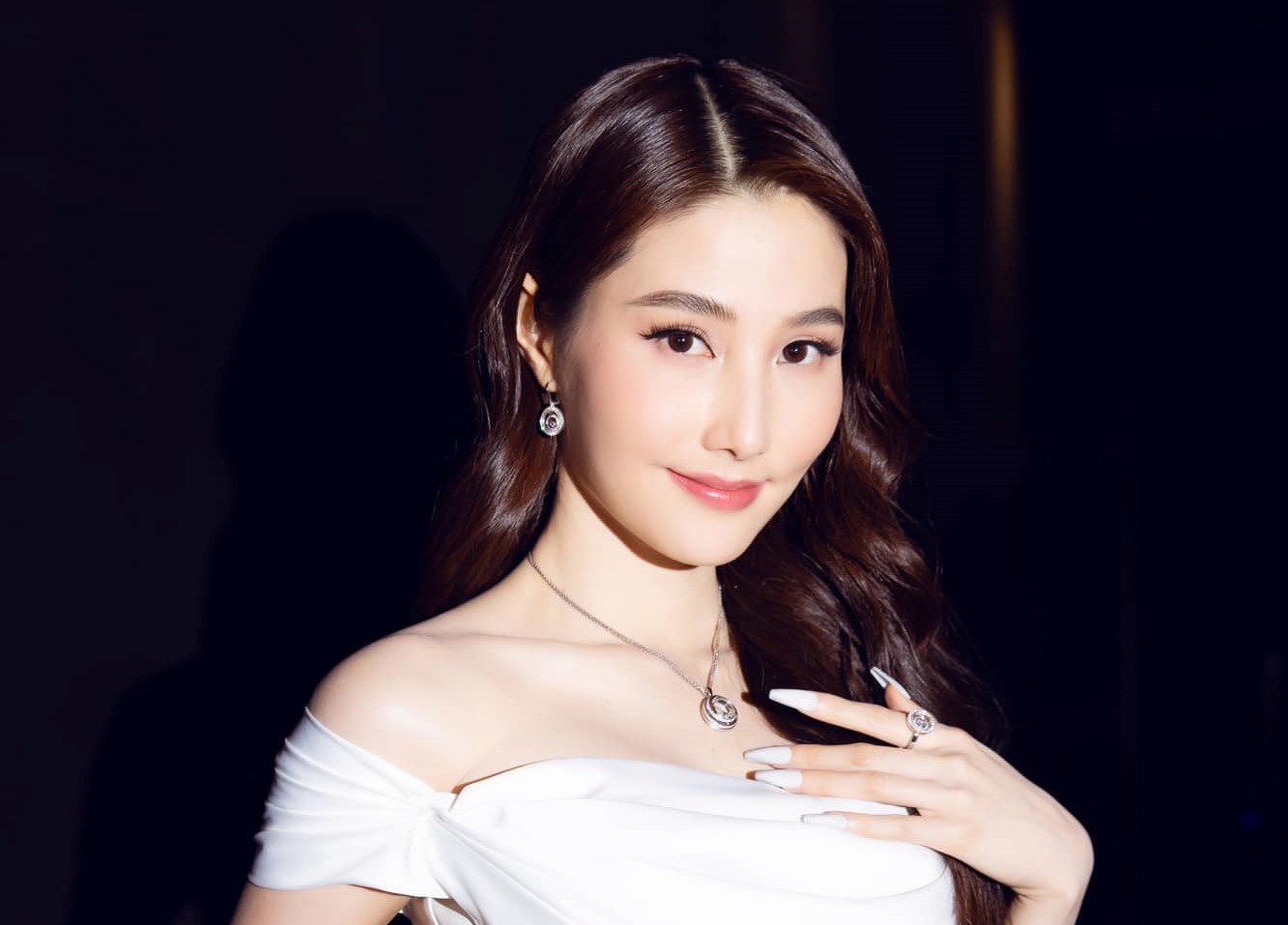 Dâu hào môn 9x tuổi Ngọ: 1 năm sau ngày sinh quý tử, sắc vóc khiến người ta ngỡ ngàng trên đường đua nhan sắc