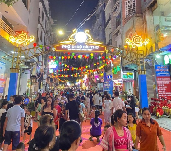 Mùng 1 Tết, mẹ nên đưa bé đi đâu để vừa vui chơi vừa hiểu thêm nét đẹp văn hóa Việt?