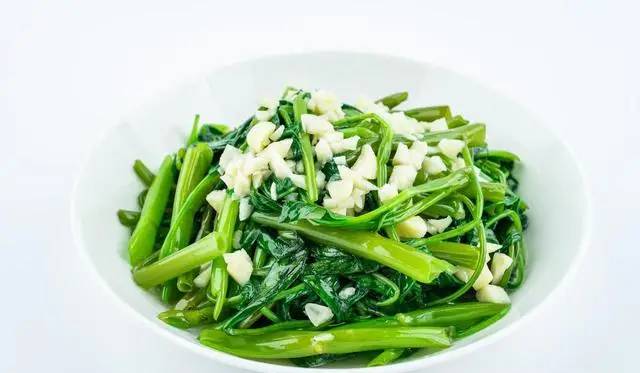 Có 5 món dù rất giàu dinh dưỡng nhưng cũng không nên bày lên mâm cơm tối tất niên vì dễ khiến cả năm túng thiếu