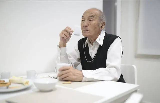 Khi một người lớn tuổi trong gia đình bạn đạt đến tuổi 80, nên tránh làm bốn điều sau đây: Biết điều này sớm sẽ mang lại nhiều lợi ích