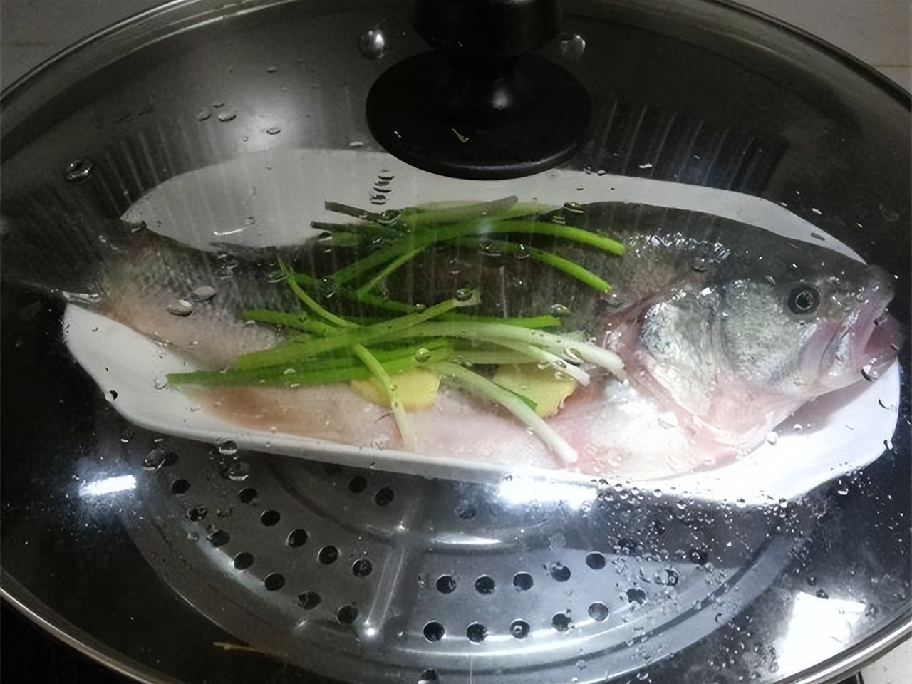 Bí quyết để cắt và tẩm ướp cho món cá hấp là gì? Mách bạn công thức siêu ngon và chuẩn vị