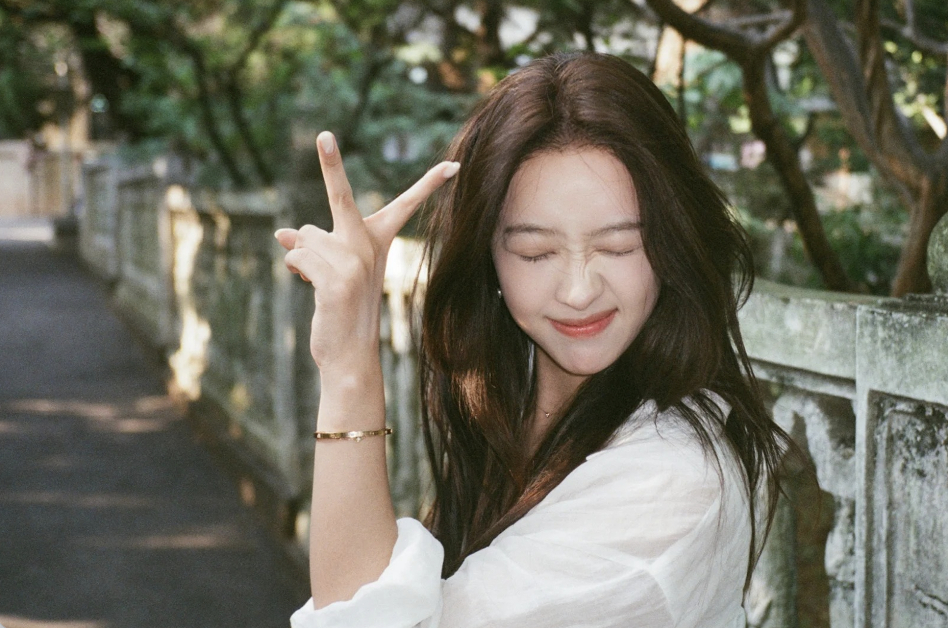 Càng mua sắm nhiều, chúng ta càng đánh mất chính mình: Bài học dọn dẹp cuộc sống ai cũng nên đọc một lần