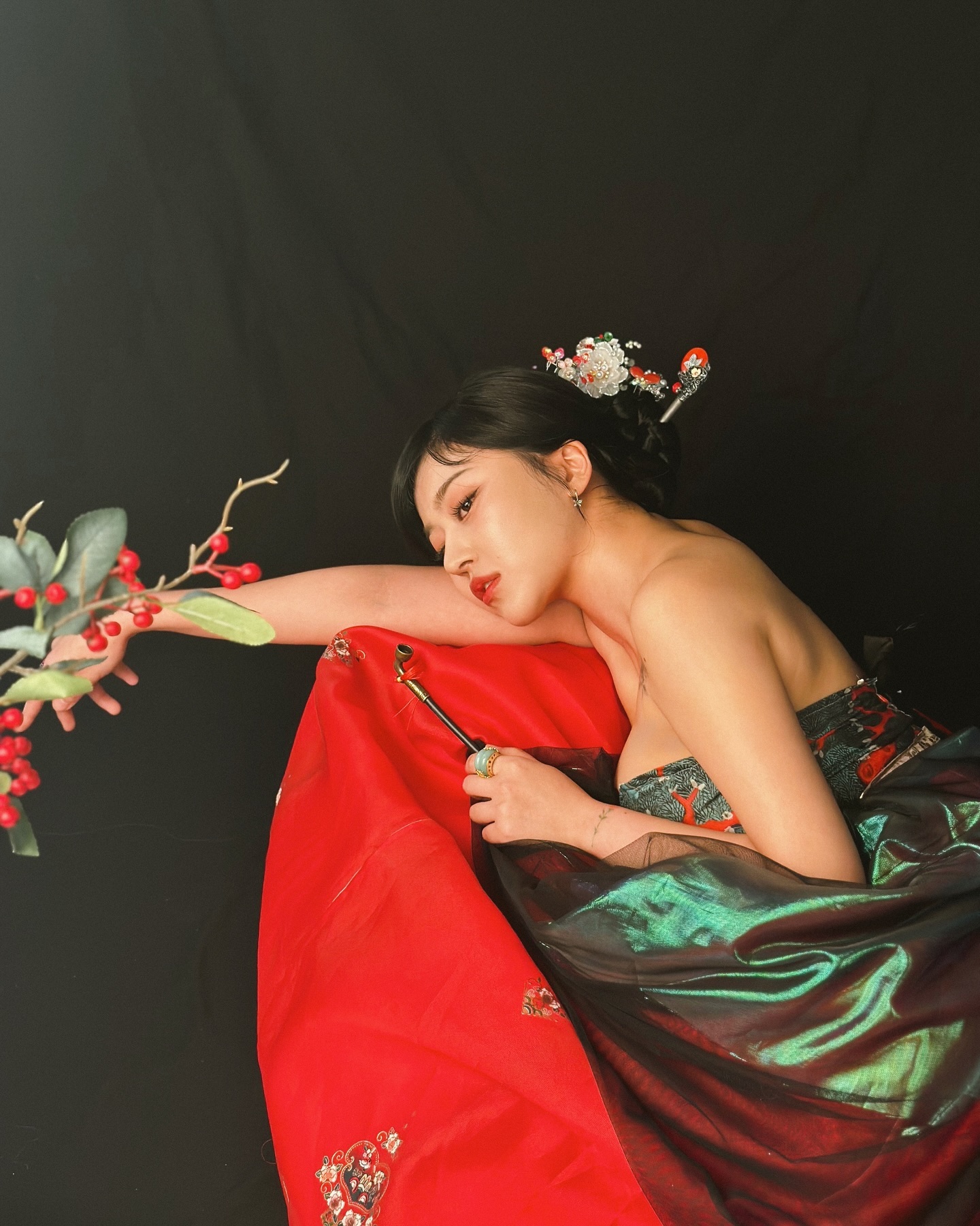 Bi kịch đằng sau hào quang: Sự thật rùng rợn về cuộc hôn nhân 