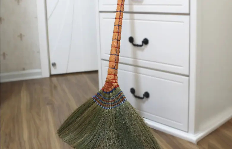 Nhà có sạch đến mấy cũng đừng dại đặt chổi ở 3 góc này: Không phải mê tín mà là nguyên tắc giữ lửa nếp nhà cực khoa học!