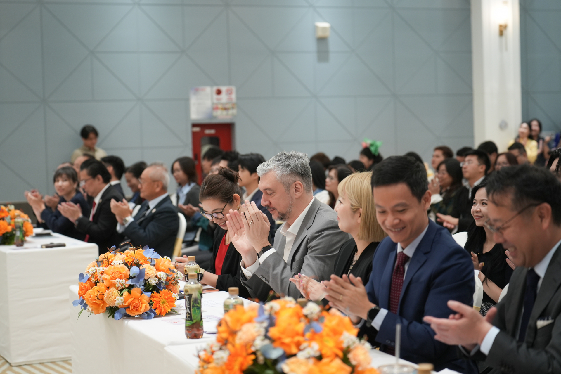 Miyuna - đối thủ nặng ký nhất của Phương Mỹ Chi tại Sing! Asia đến Việt Nam