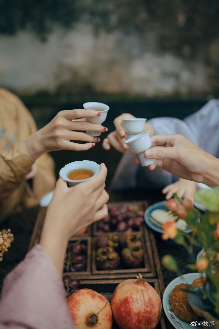 Quyền lực ngầm trong các hội bỉm sữa Á Đông: Khi tình chị em trở thành cán cân xoay chuyển dòng tiền tỷ đô 