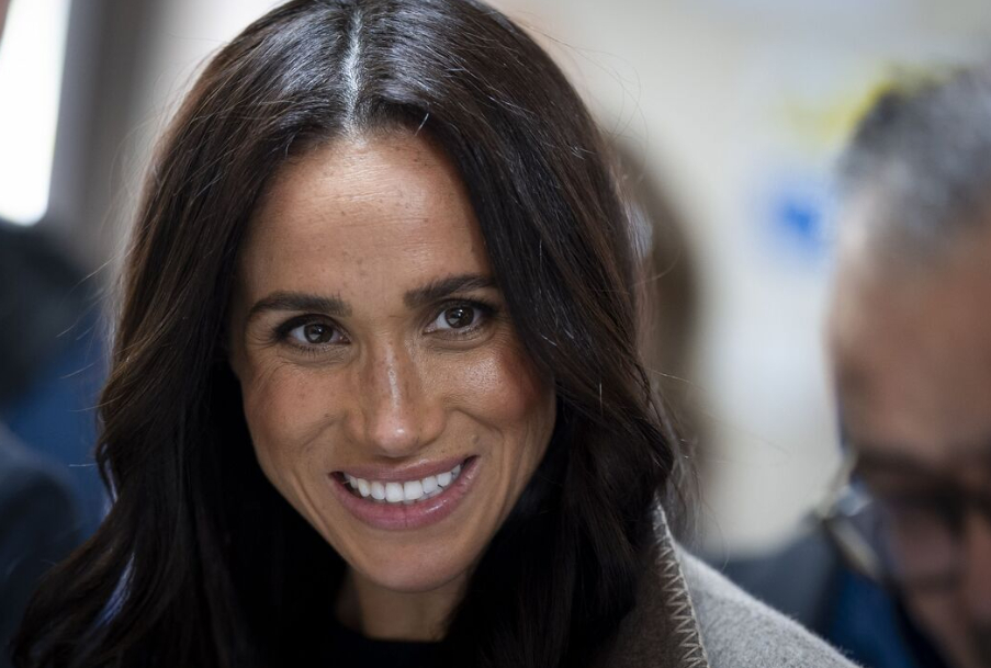 Meghan Markle rục rịch đưa Harry về Anh: Cú