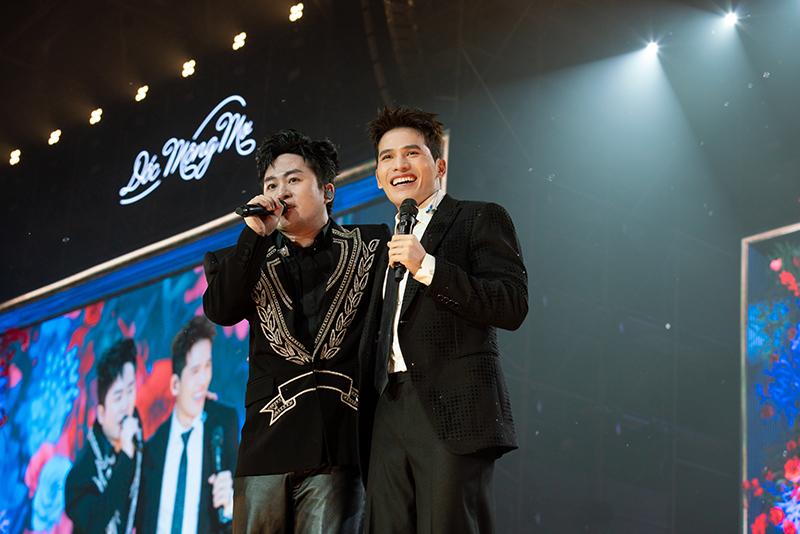 Divo Tùng Dương gây sốt khi 