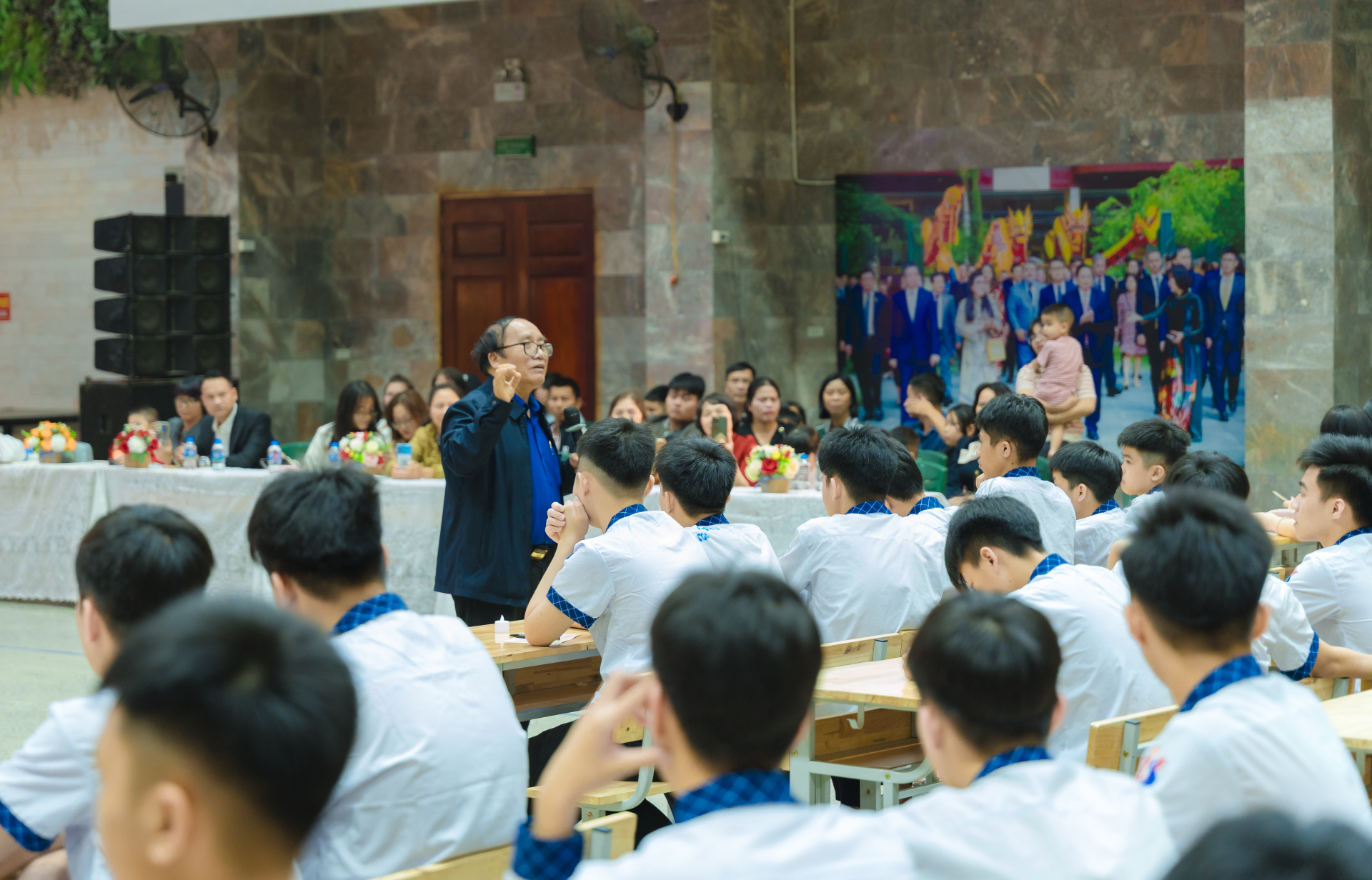 Nhà thơ Trần Đăng Khoa có mặt tại sự kiện