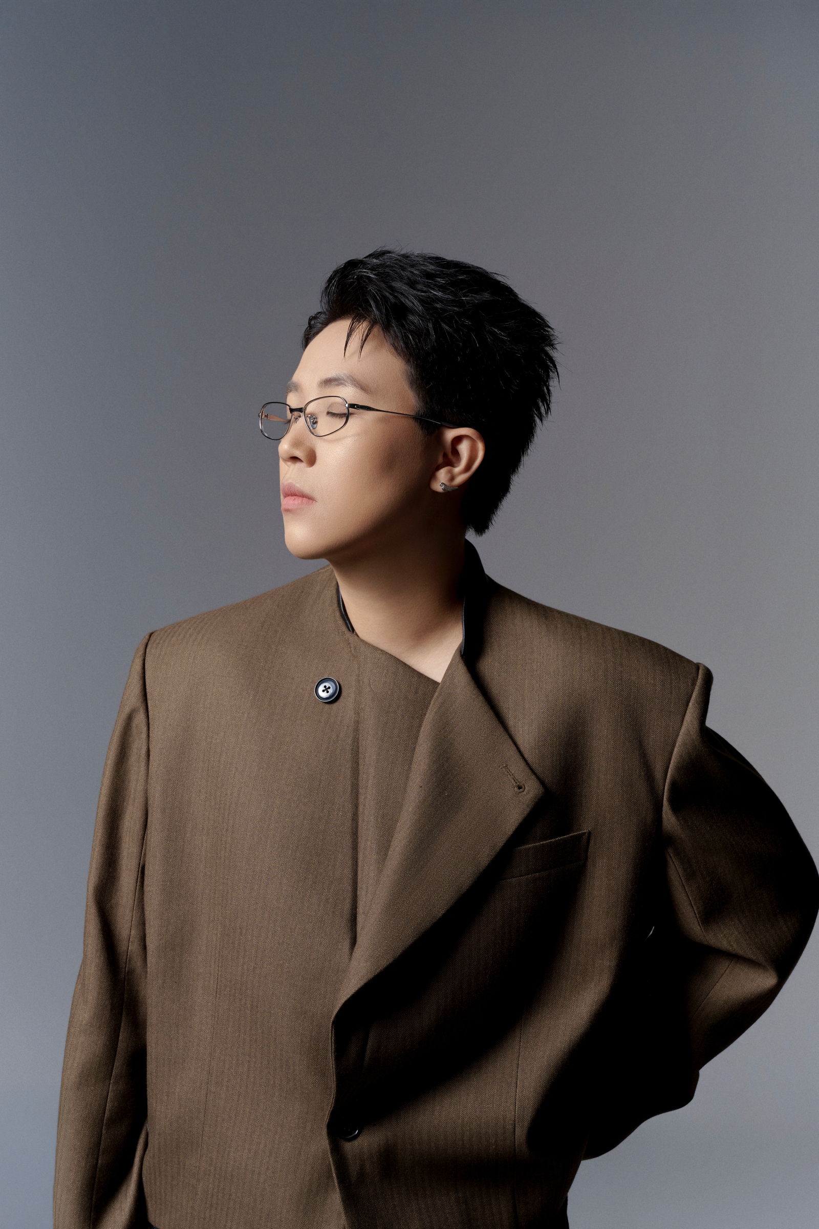 Kai Đinh tiếp tục viết tình ca