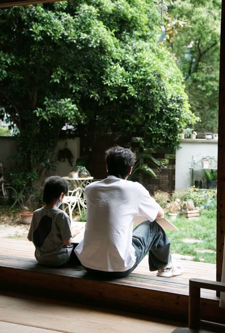 Nếu tinh thần người bố mệt mỏi, người chịu tác động sớm nhất chính là con