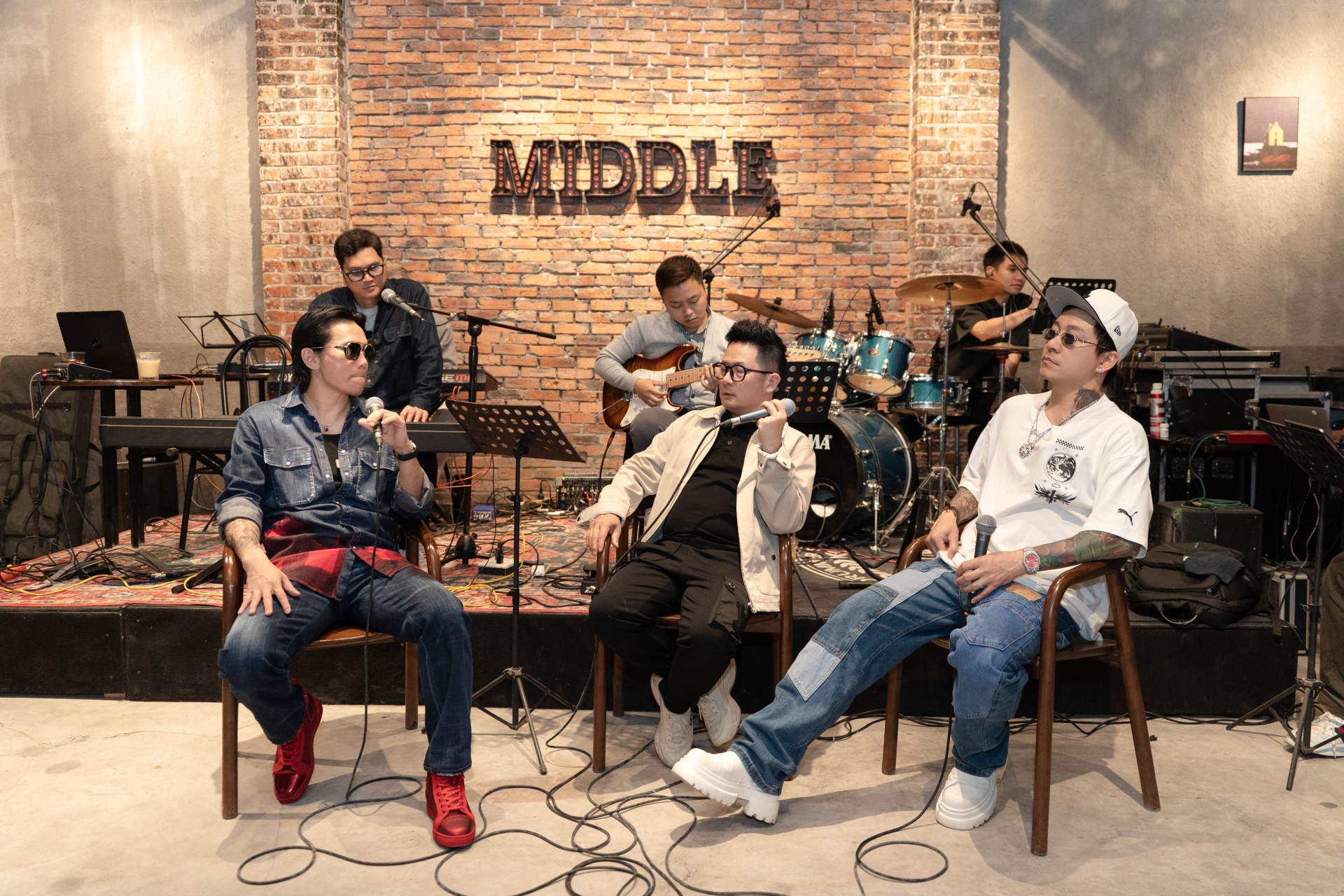 Hé lộ 3 ca khúc mới trong concert 