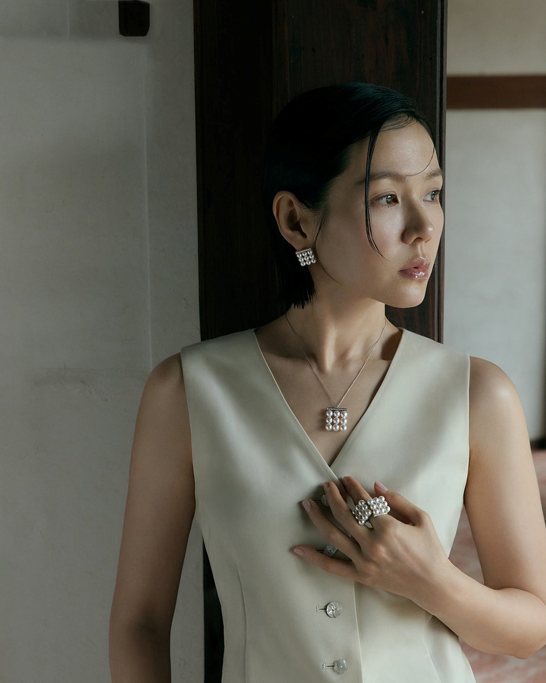 Luôn mang theo 1 vật nhỏ này trong túi xách: Phụ nữ trung niên đi đâu cũng có người giúp, ra cửa gặp bình an