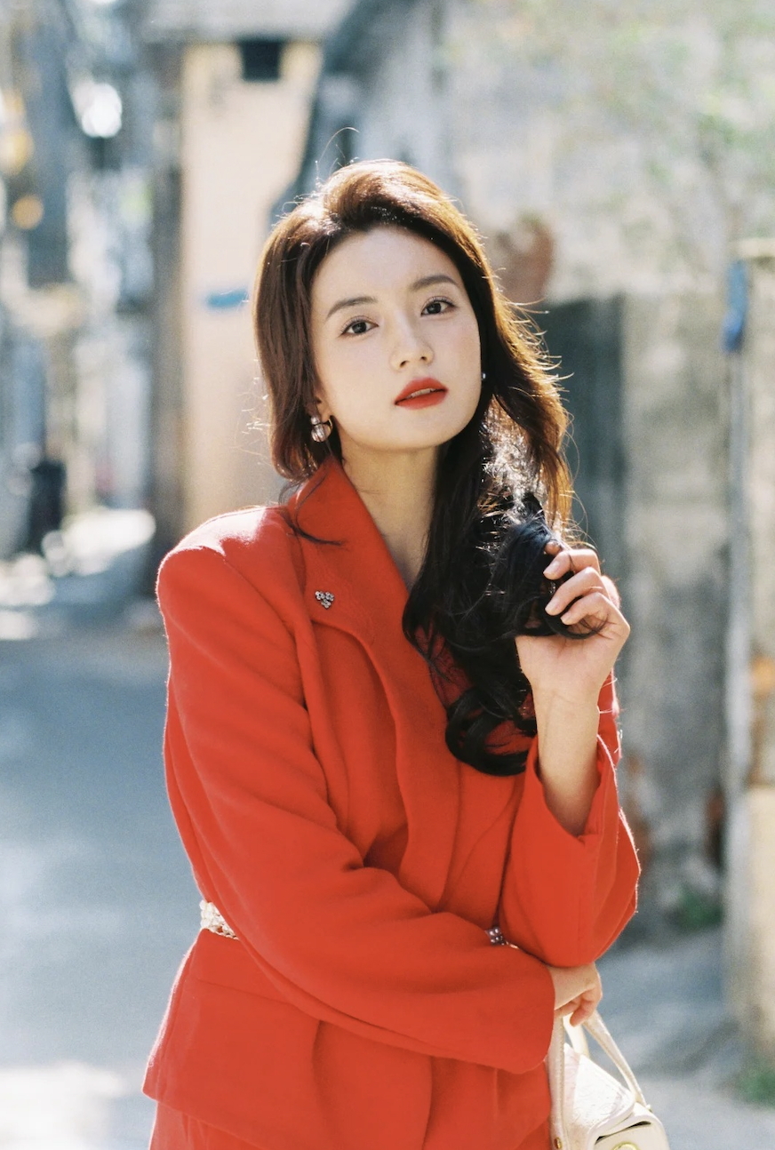 Cắn răng hạ tiêu chuẩn để lấy chồng trước tuổi 35: Chấp nhận an phận hay ván cược đầy rủi ro?