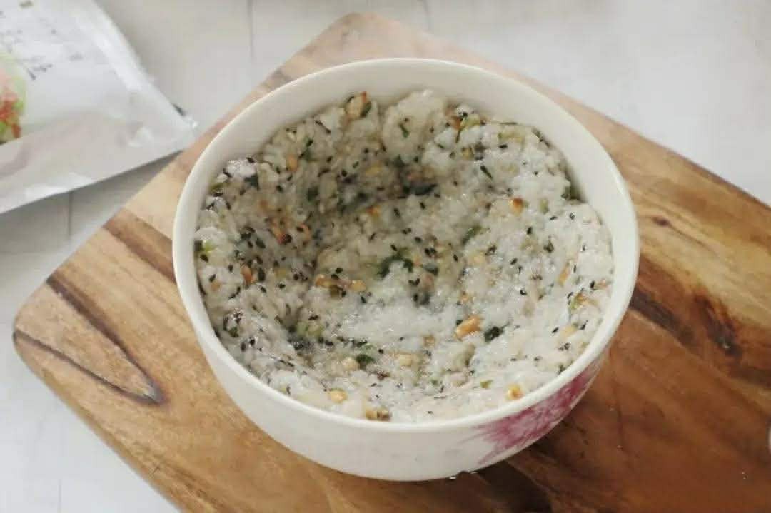 Khoai môn nghiền nhuyễn rồi hấp cùng xôi: Món ăn cực ngon miệng ai thử một lần cũng thích mê