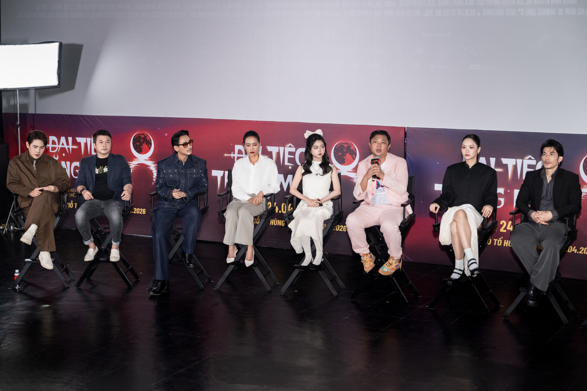 Vân Sơn trở lại màn ảnh rộng sau 20 năm, tái xuất trong “Đại tiệc trăng máu 8”