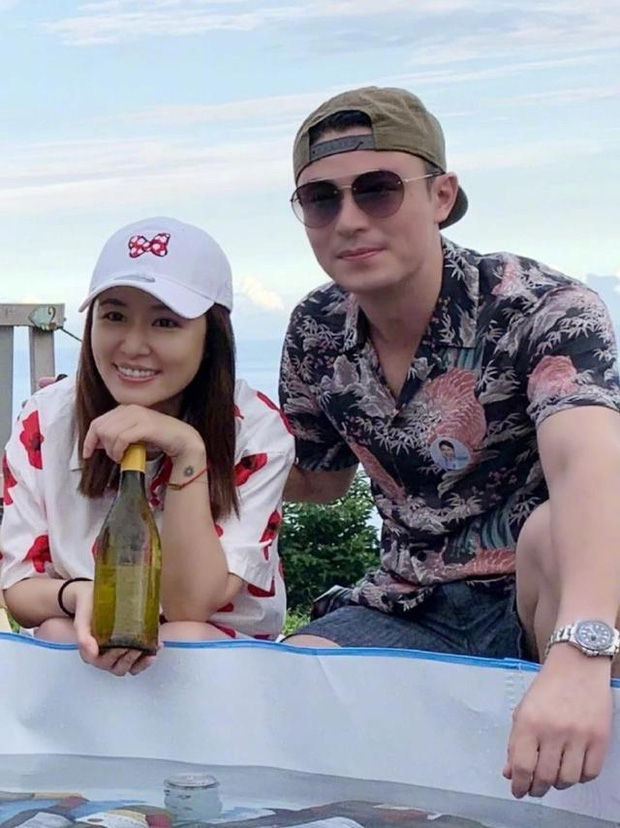 Chiếc quần bó sát của Hoắc Kiến Hoa khiến netizen thắc mắc: Sao Lâm Tâm Như chịu đựng được vậy?