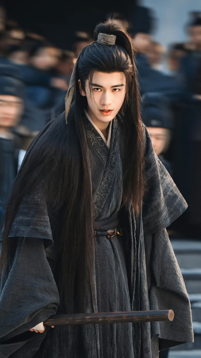 Mỹ nam cổ trang bị réo tên khắp cõi mạng, netizen mỉa mai: Tướng quân này đánh nền trước, đánh giặc sau