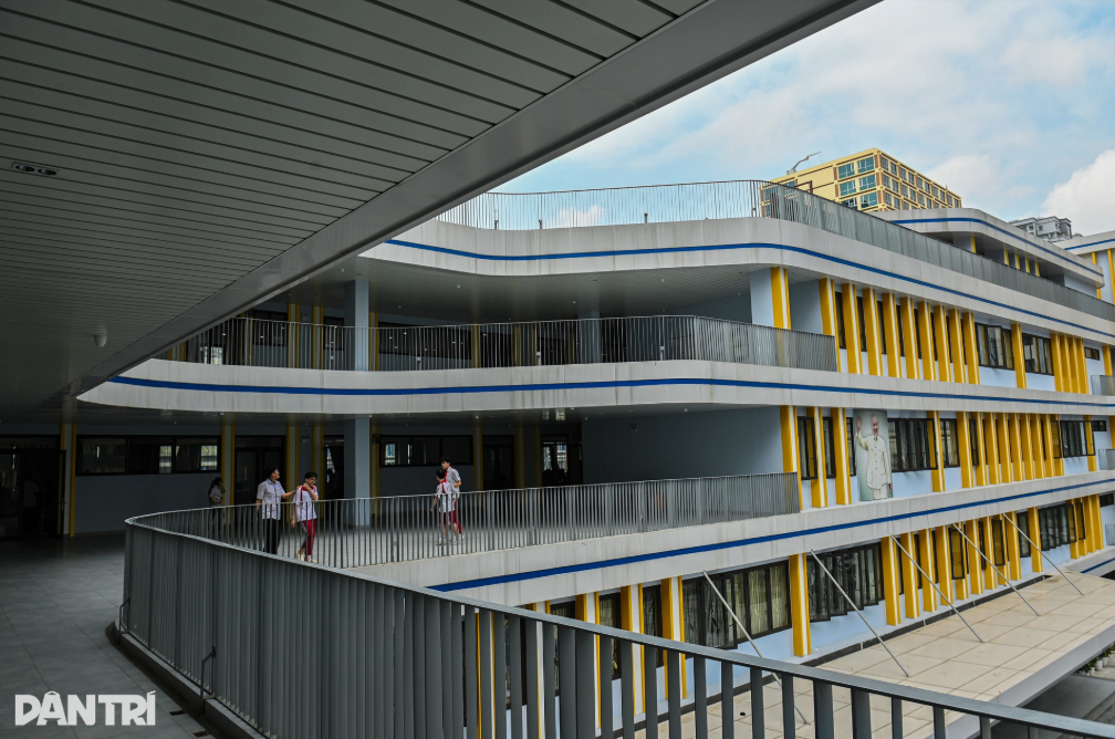 MÊ MẨN cơ sở vật chất loạt trường THPT công lập mới toanh, tuyển sinh ngay năm nay ở Hà Nội: Trường nào cũng xịn cỡ này!