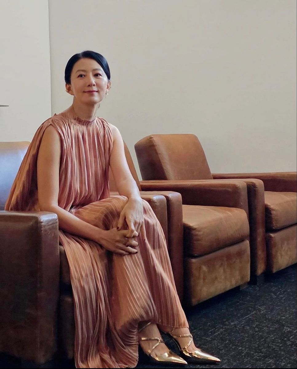 Đừng vội khóc khi thanh xuân chật vật: Khá nhiều phụ nữ chỉ thực sự