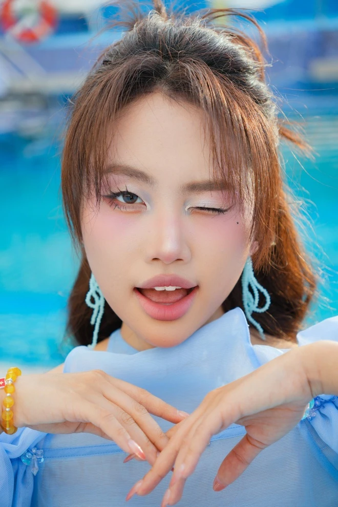 Nữ ca sĩ Việt tự tin, gây sốt khắp châu Á ai ngờ từng bị bạo lực học đường: Sau 1 năm tình thế đảo chiều 180 độ