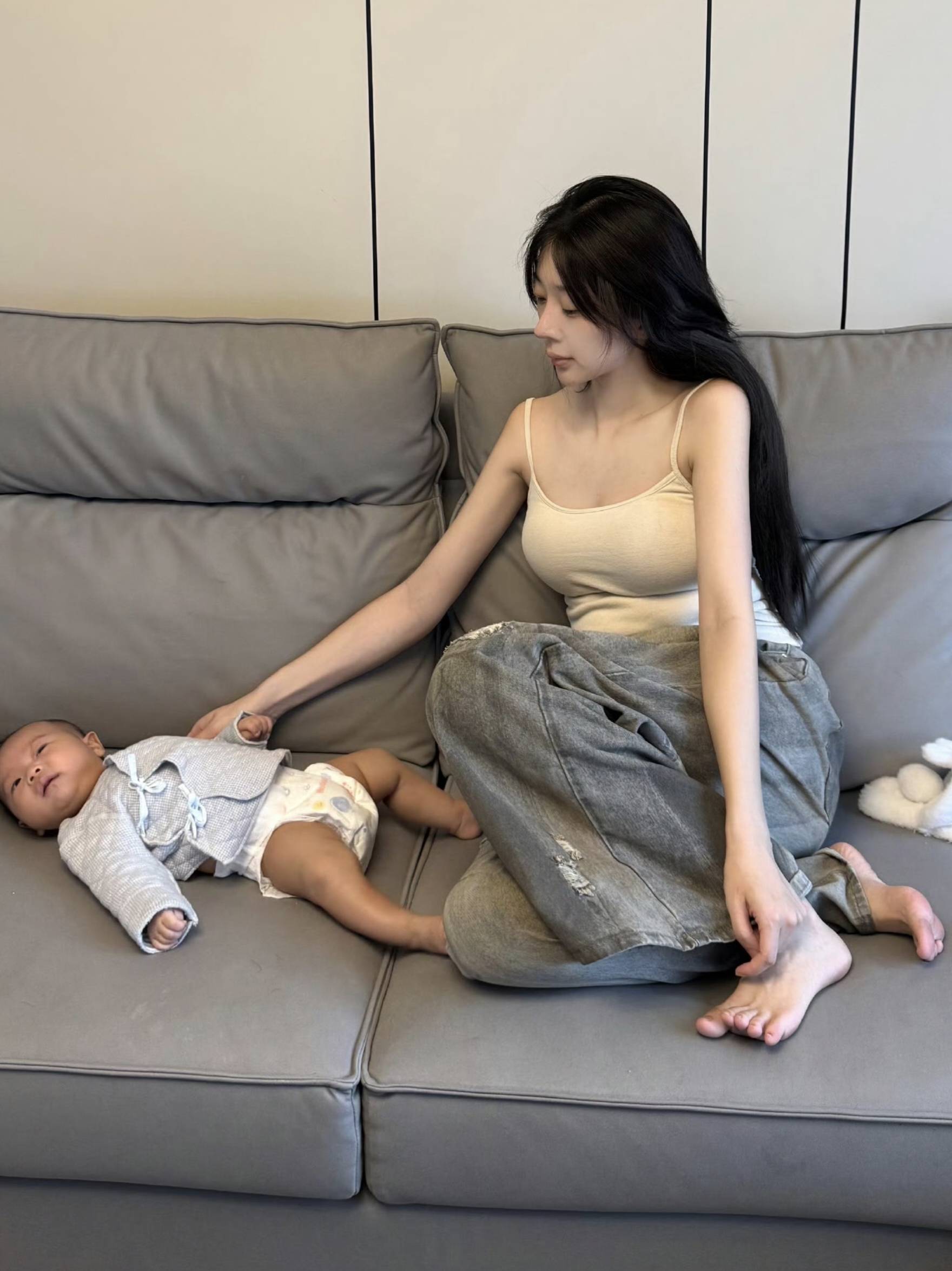 “Tự do sữa mẹ” nhìn thì nhẹ nhàng, nhưng phía sau là những đêm mẹ thức trắng