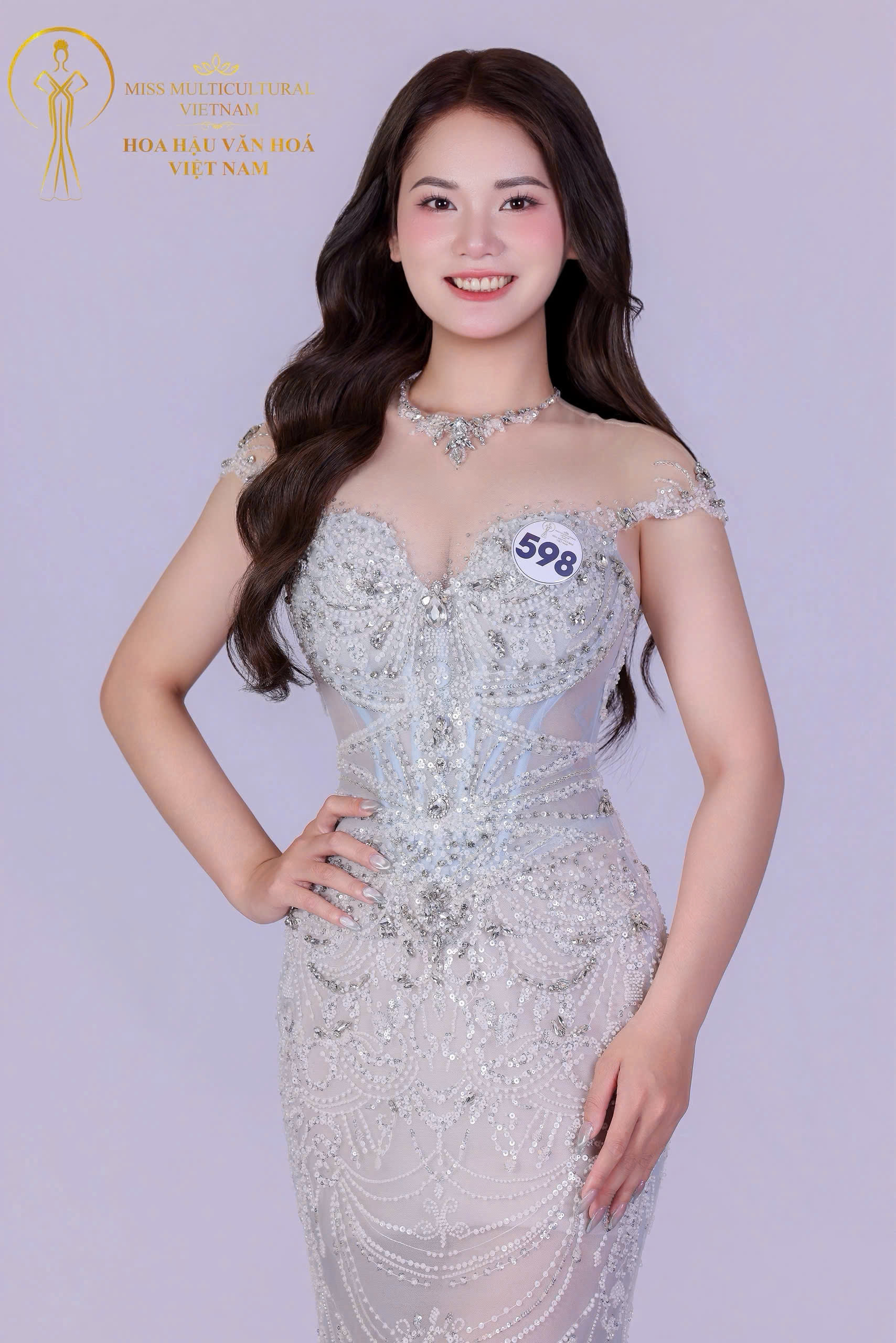 Những hoạt động này không chỉ giúp các thí sinh hiểu thêm về lịch sử, văn hoá dân tộc mà còn lan tỏa thông điệp nhân văn đúng với tinh thần của cuộc thi tôn vinh vẻ đẹp gắn liền với văn hoá Việt.