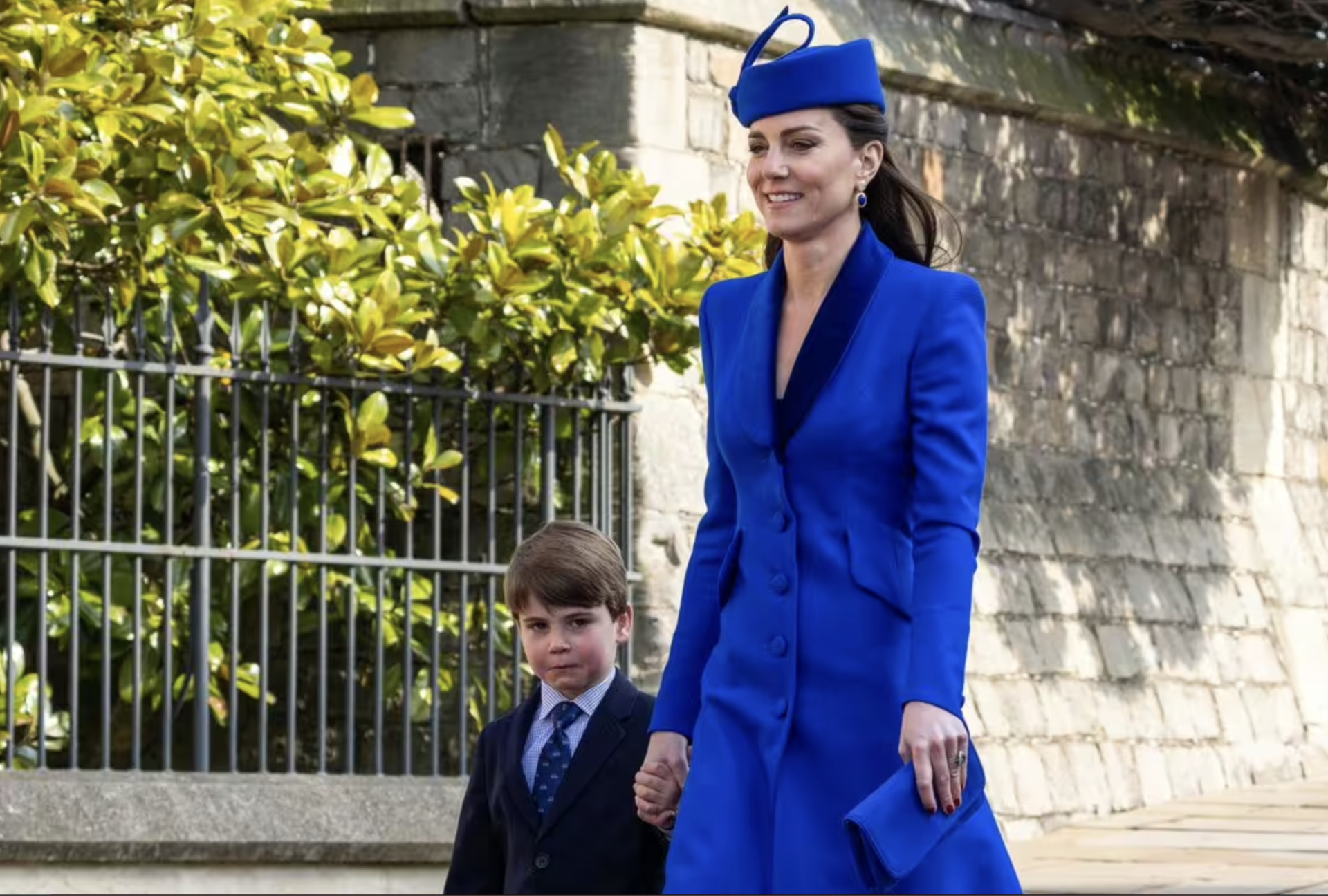 Vua Charles phá vỡ quy tắc khắt khe của cố Nữ hoàng, Hoàng tử út Louis là người 