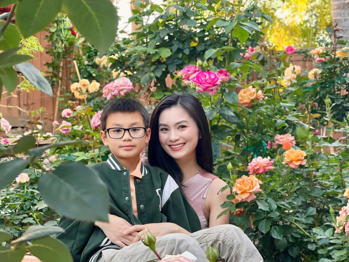 Diệu Hương và con trai