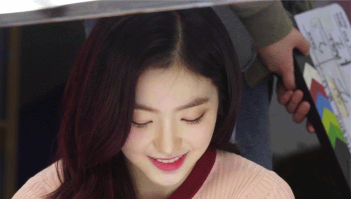 Xem mệnh đàn bà sung sướng hay vất vả: Đừng nhìn mặt, hãy nhìn vào cách họ đóng mở một cánh cửa