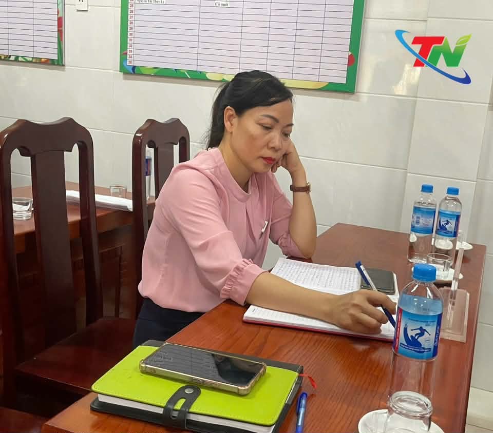  Hiệu trưởng Nhà Trường Bà Nguyễn Thị Minh Khoái sẽ bị tạm đình chỉ 15 ngày để tiếp tục điều tra, kiểm tra xử lý nếu có vi phạm. (Ảnh: Báo và Phát Thanh Truyền Hình Thái Nguyên)