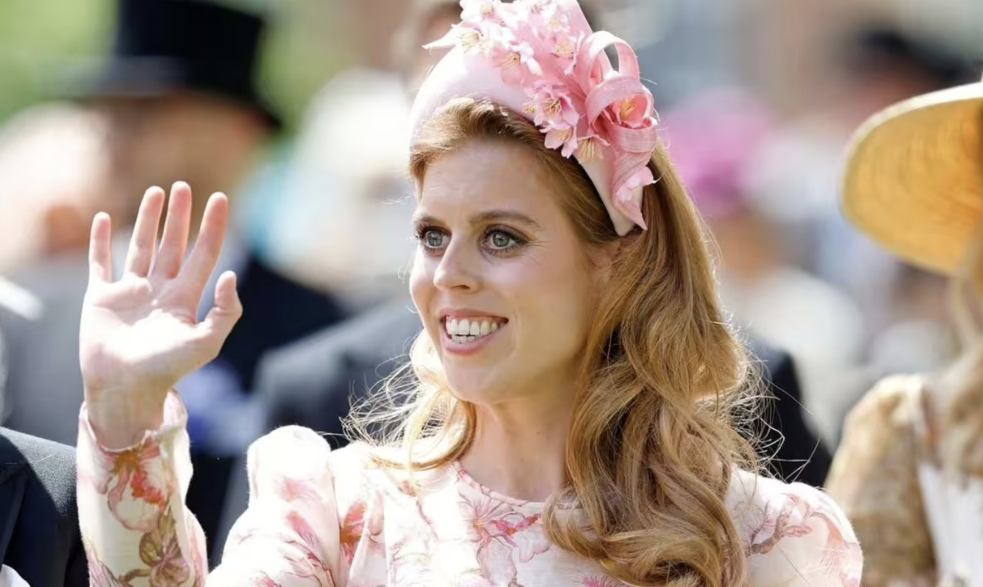 10 chuyến ngao du tốn hơn 8,8 tỷ đồng tiền thuế, hai nàng công chúa nước Anh bị bác ruột 