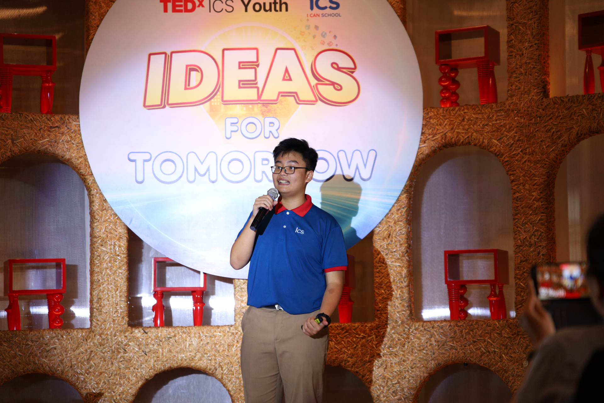     TEDx Talk – Khi học sinh trở thành người đặt câu hỏi cho xã hội    