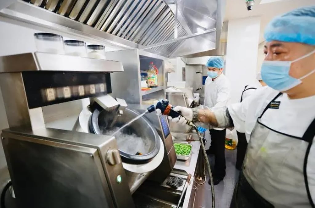 Quét khuôn mặt, soi màu lưỡi để lên thực đơn: Nhà hàng AI không bóng người đang khiến thực khách tranh cãi nảy lửa