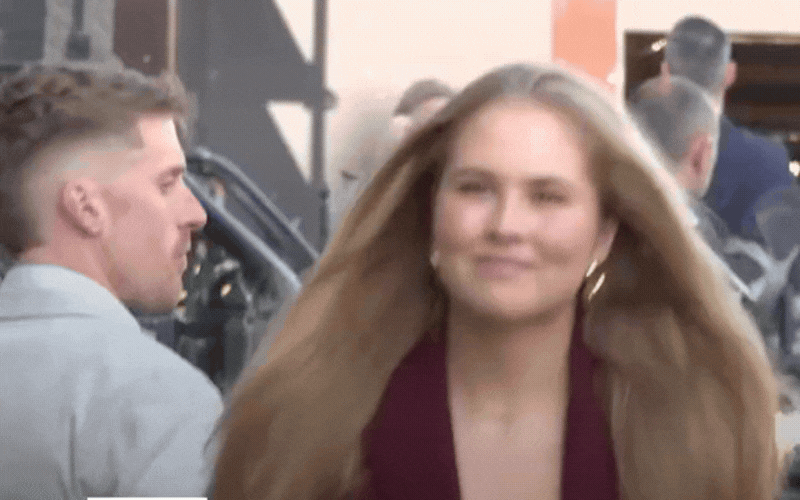 Từng phải bỏ trốn khỏi Amsterdam, Công chúa Hà Lan ngày trở lại gây bất ngờ: Diện đồ Mango cũ, dạo từ phòng thí nghiệm đến hộp đêm