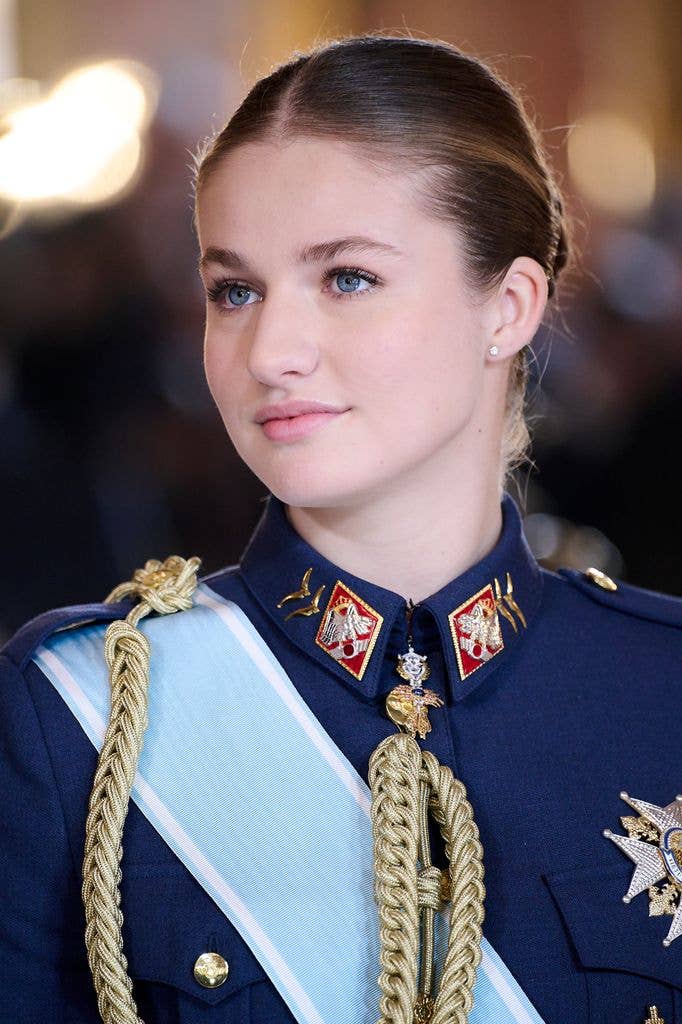 Quên William & Harry đi! Đây mới là 40 