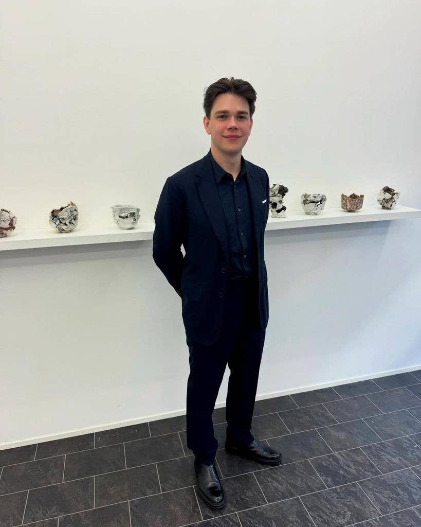 Quên William & Harry đi! Đây mới là 40 