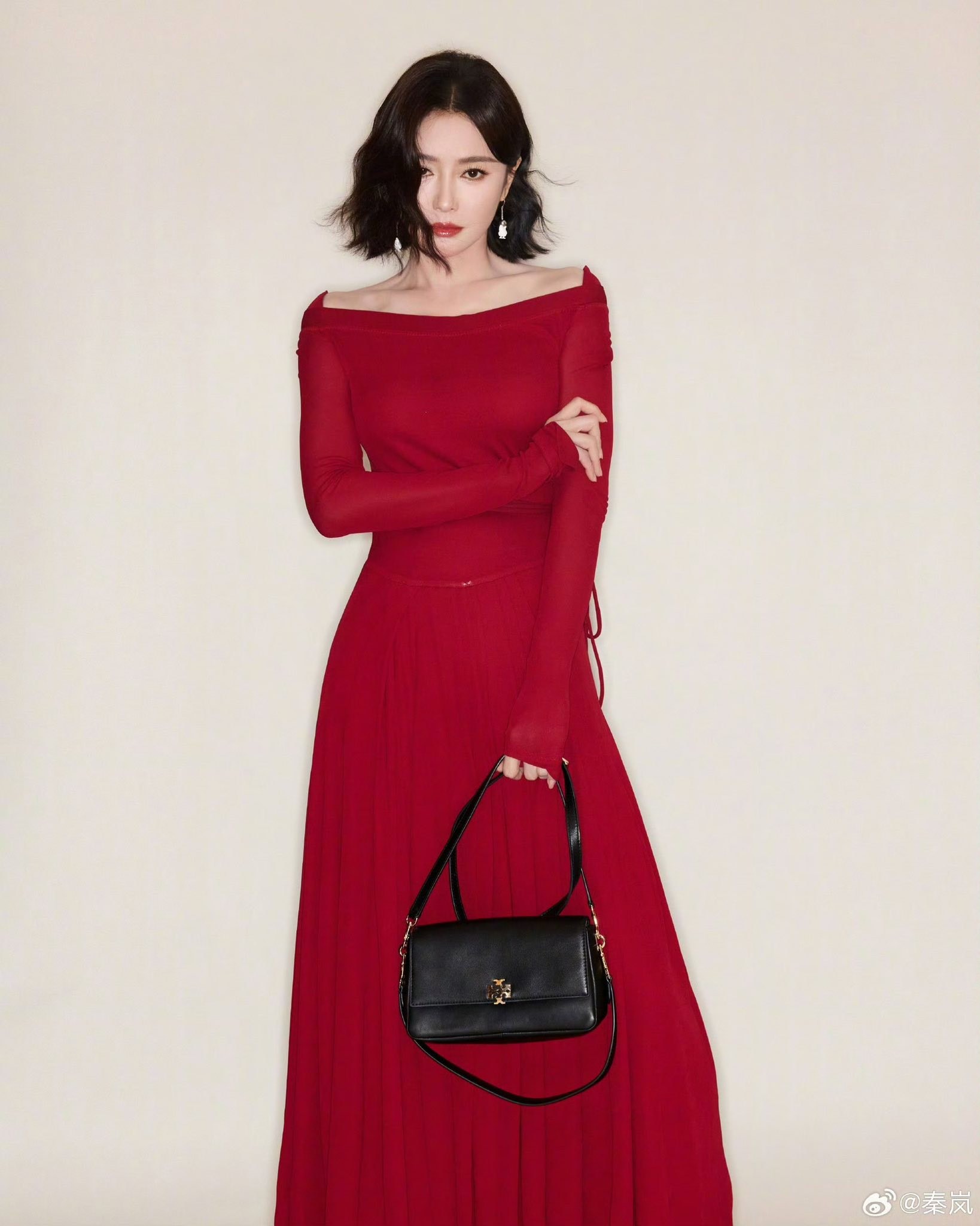 Biến cố lớn nhất tuổi 47 của Tần Lam: Phụ nữ không kết hôn, rốt cuộc lấy gì làm nơi nương tựa lúc xế chiều?