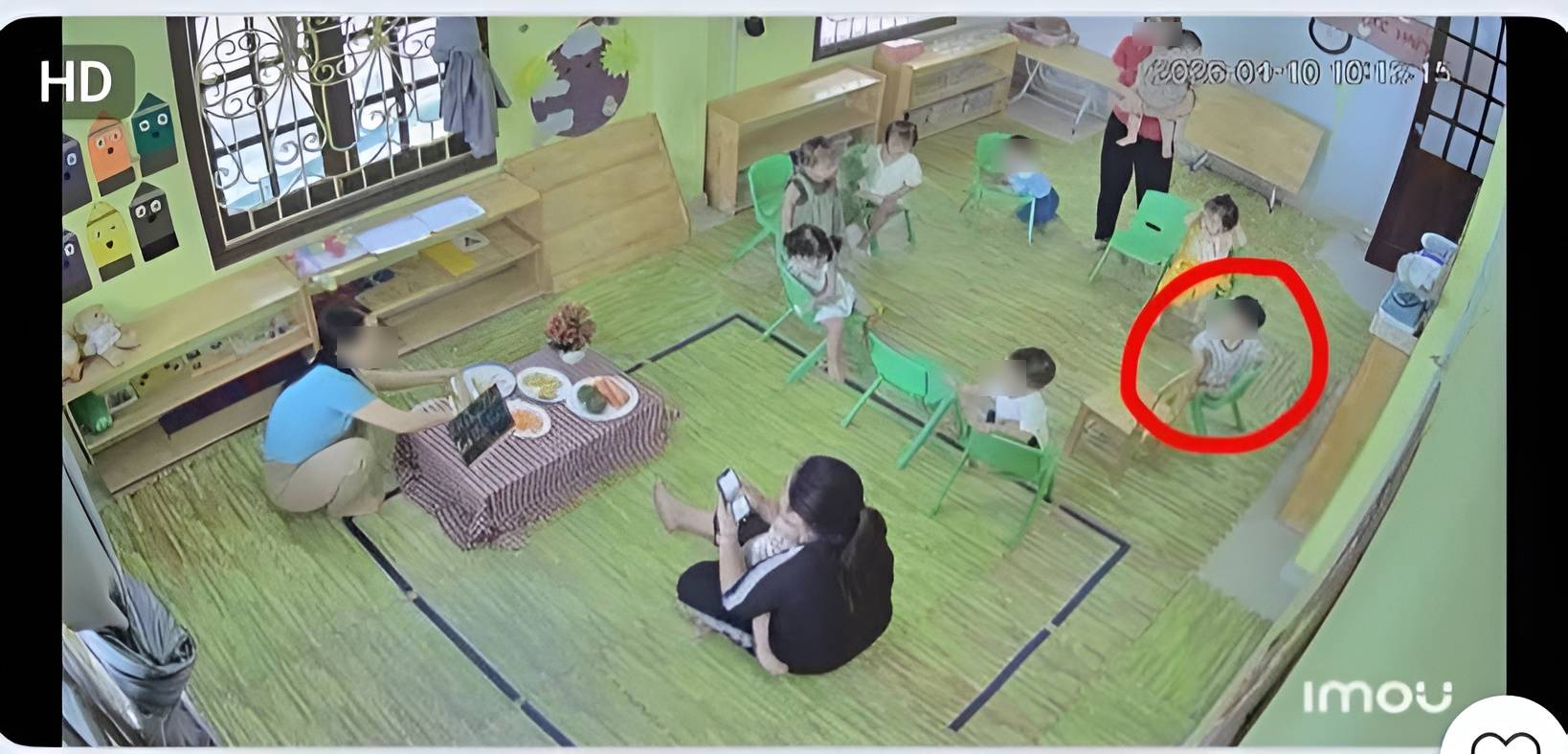 Đúng là khi con mới đi học, không chỉ mẹ, mà bố cũng 